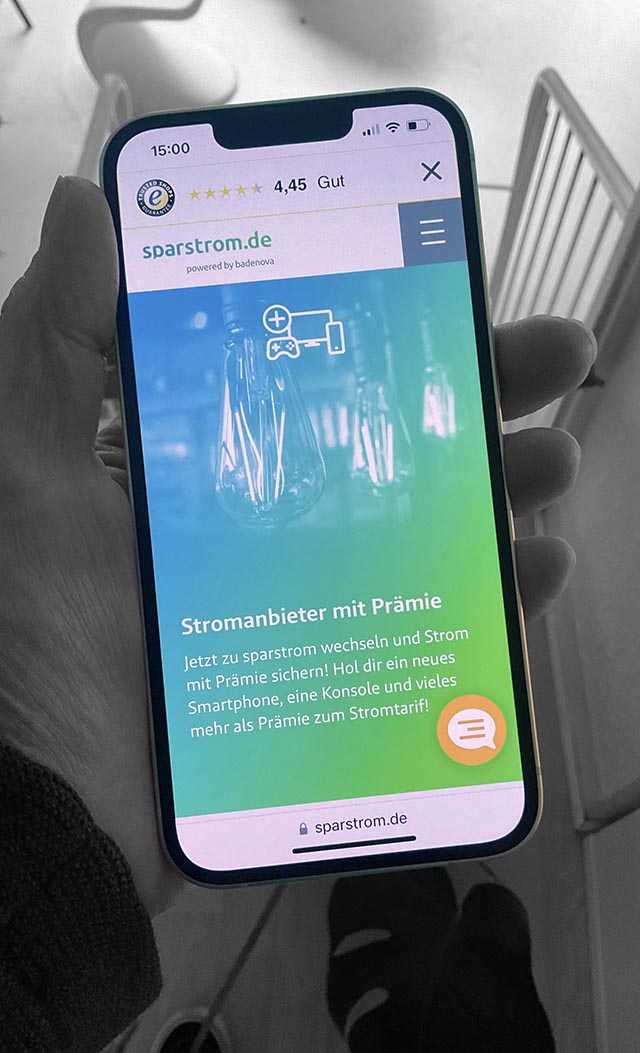 sparstrom Website Screenshot von der sparstrom Seite zum Thema Strom auf einem Smartphone